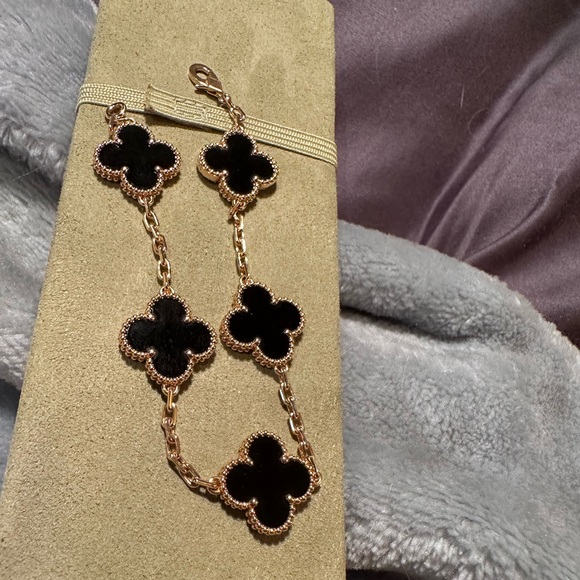 Van cleef and arpels black onyx 5 motif Alhambra bracelet - Picture 2 of 6